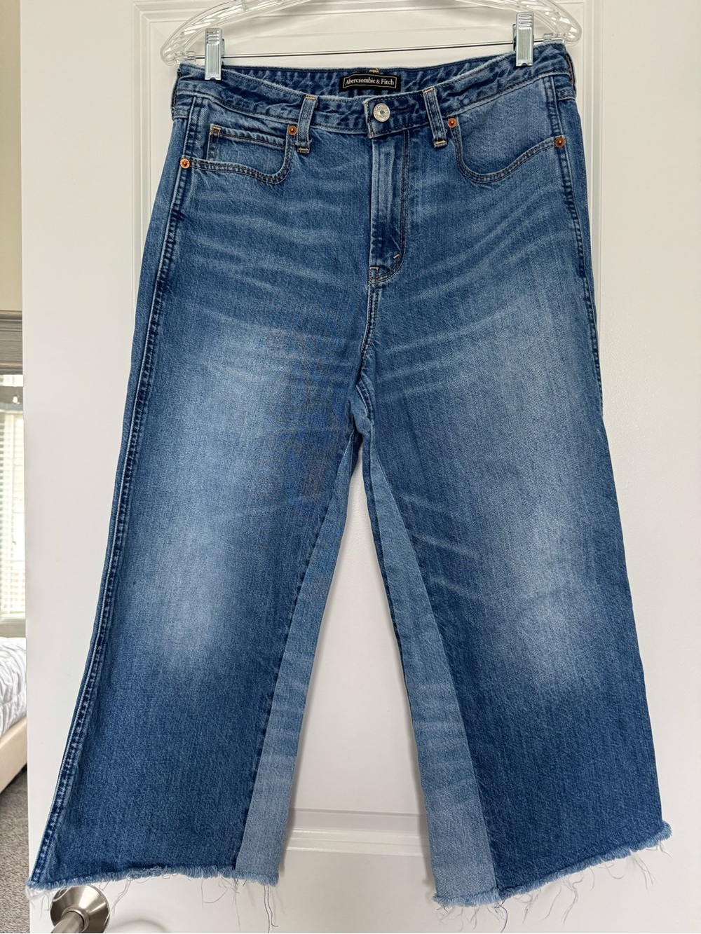 Abercrombie & Fitch Cropped Blue Bootcut Jeans with Frayed Hem